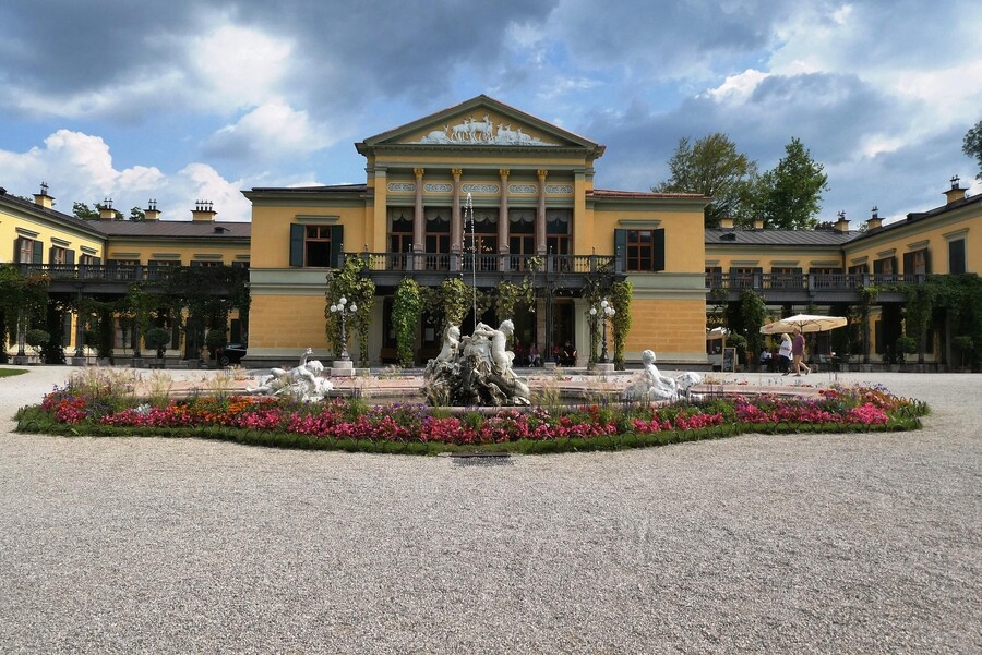 Shuttle from Bad Ischl to CK Cesky Krumlov