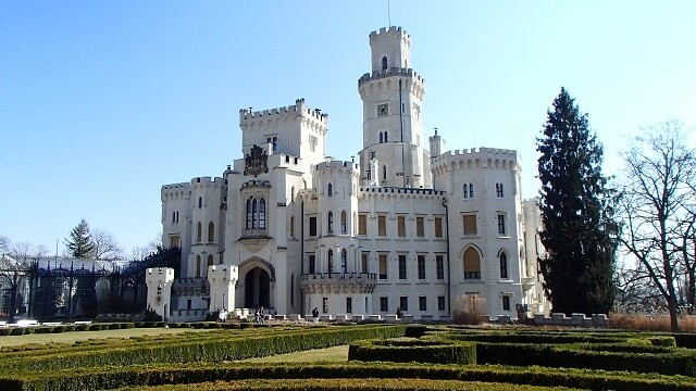 Transfer via Castle Hluboka from Prague to CK